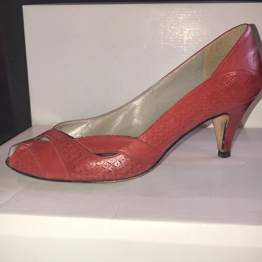 Heels - Picture 3 of 3